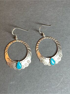 Vintage sterling silver blue turquoise dangle earrings